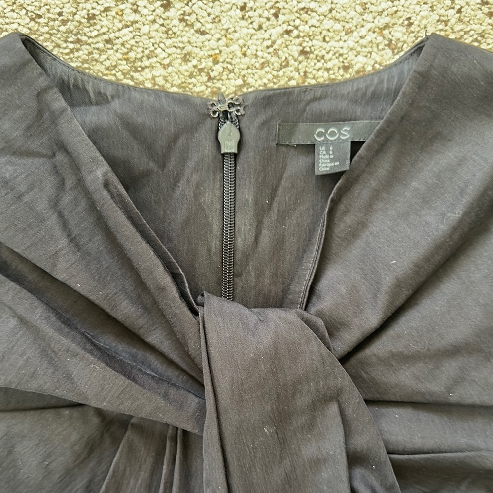 COS Elegant Black Women's Top - Picture 2 of 3